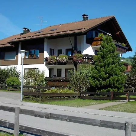 Haus Gruentensee 베르타크